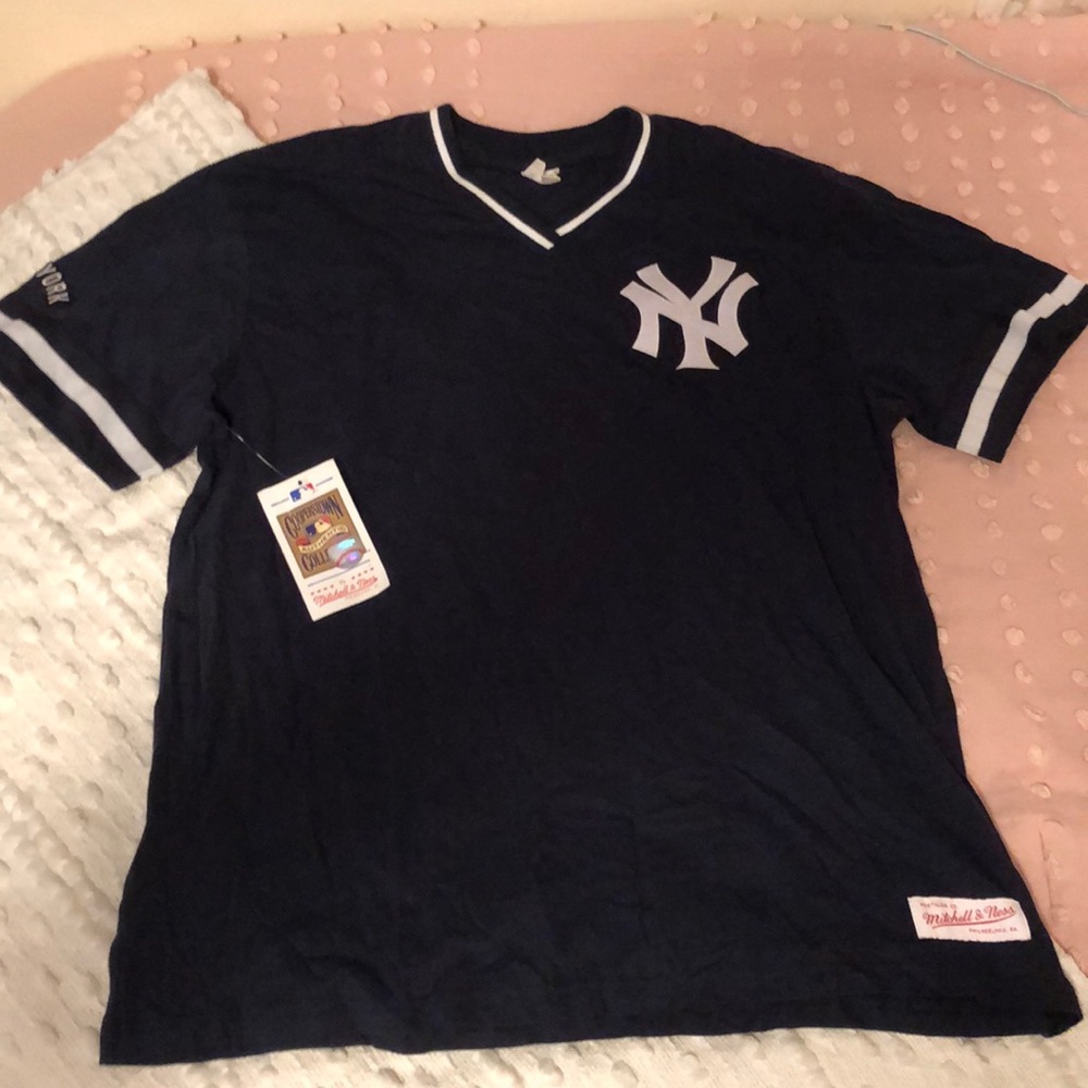 yankees t shirt